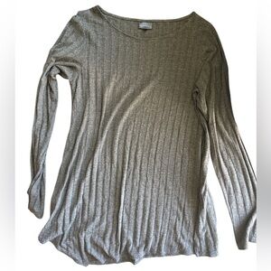 Staples Gray Long Sleeve Women's Top